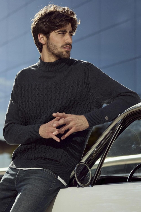 Cast Iron mock neck boucle cotton blend